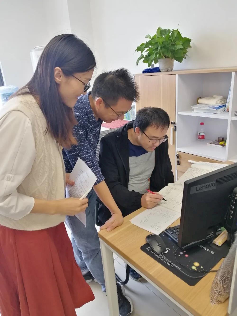 4bd3d7a51dc440d78cc8ac7fba17dd10.jpg 4bd3d7a51dc440d78cc8ac7fba17dd10.jpg